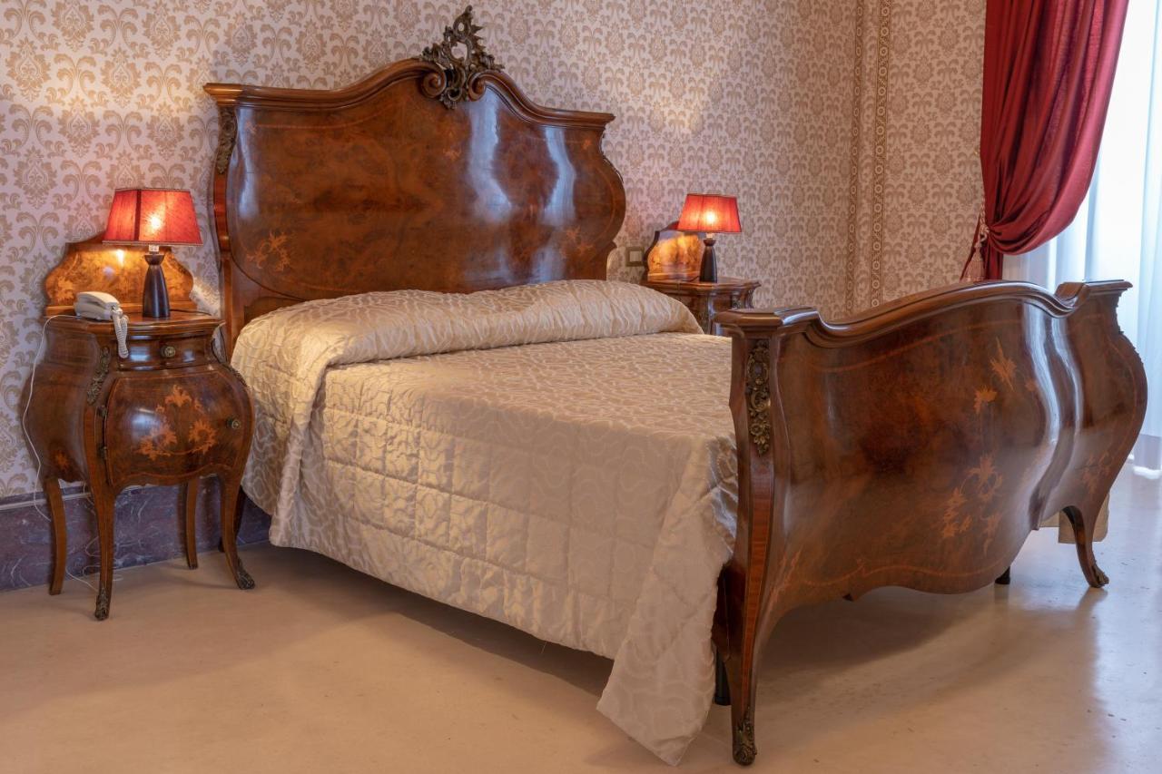 Il Cavaliere Al Borgo Antico Hotel Copertino Ngoại thất bức ảnh