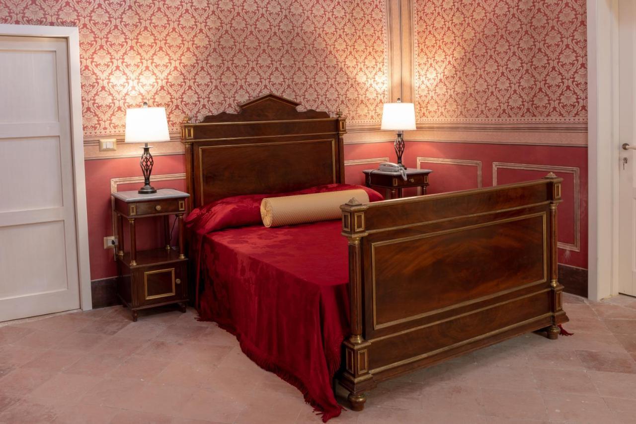 Il Cavaliere Al Borgo Antico Hotel Copertino Ngoại thất bức ảnh