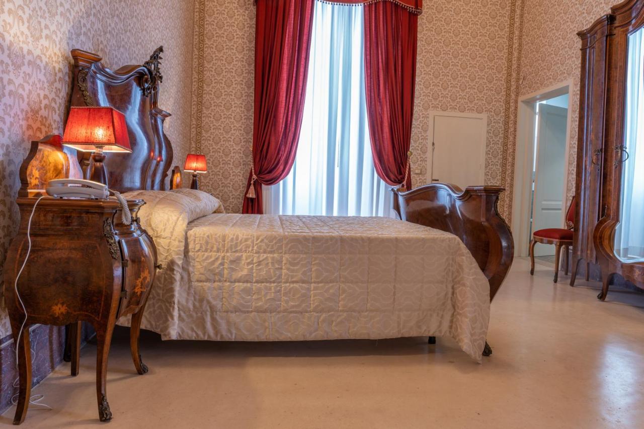 Il Cavaliere Al Borgo Antico Hotel Copertino Ngoại thất bức ảnh