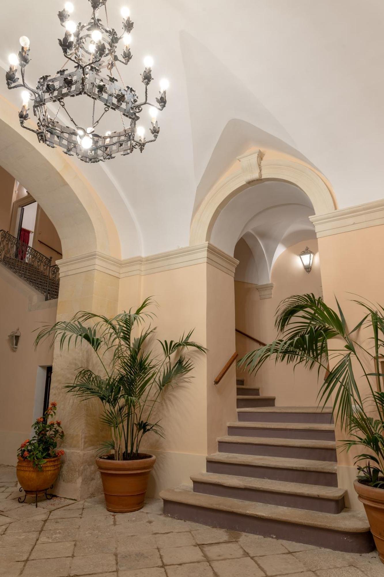 Il Cavaliere Al Borgo Antico Hotel Copertino Ngoại thất bức ảnh